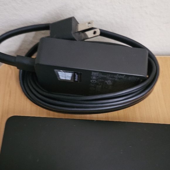 2019 Microsoft Surface Laptop 2 - Picture 5 of 6